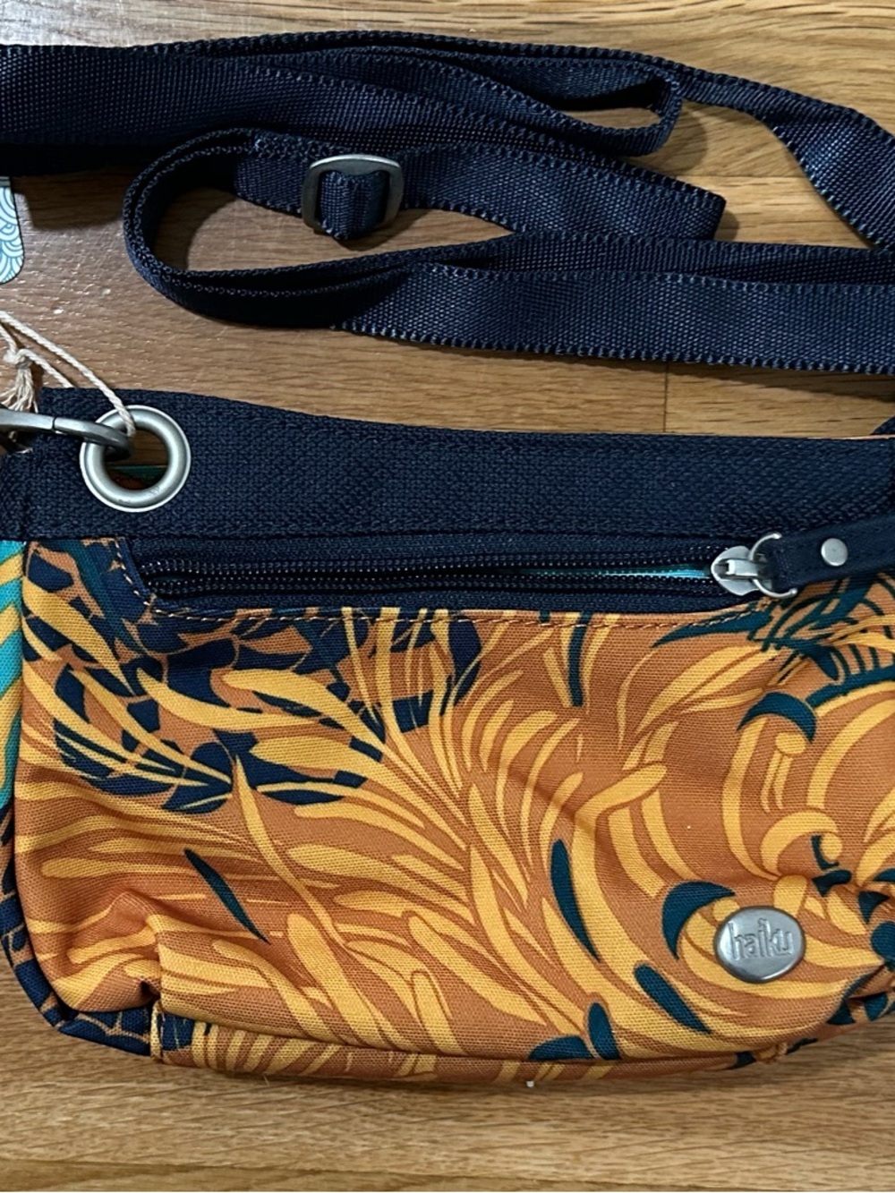 Haiku Dash Women's Crossbody Bag *New*